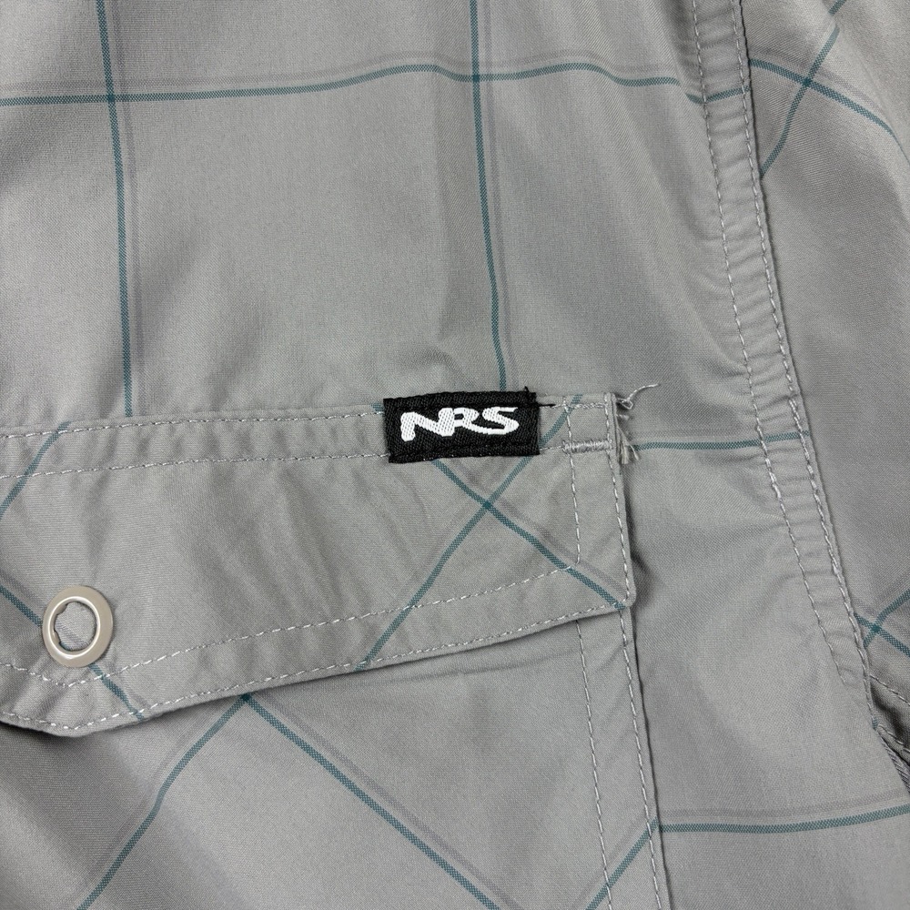 NRS Guide Shirt Mens Medium Gray Plaid Performance Snap Button Fishing UPF 50 - Picture 3 of 10